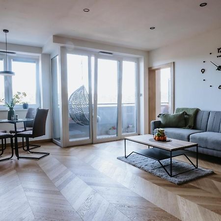 Minimalist Design Penthouse - Kosice Old Town Apartment Exterior photo