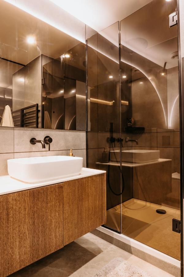 Minimalist Design Penthouse - Kosice Old Town Apartment Exterior photo
